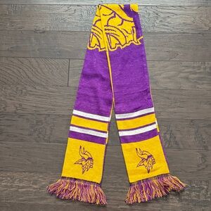 Minnesota Vikings Scarf Purple and Yellow Scarf GREAT CONDITION!
